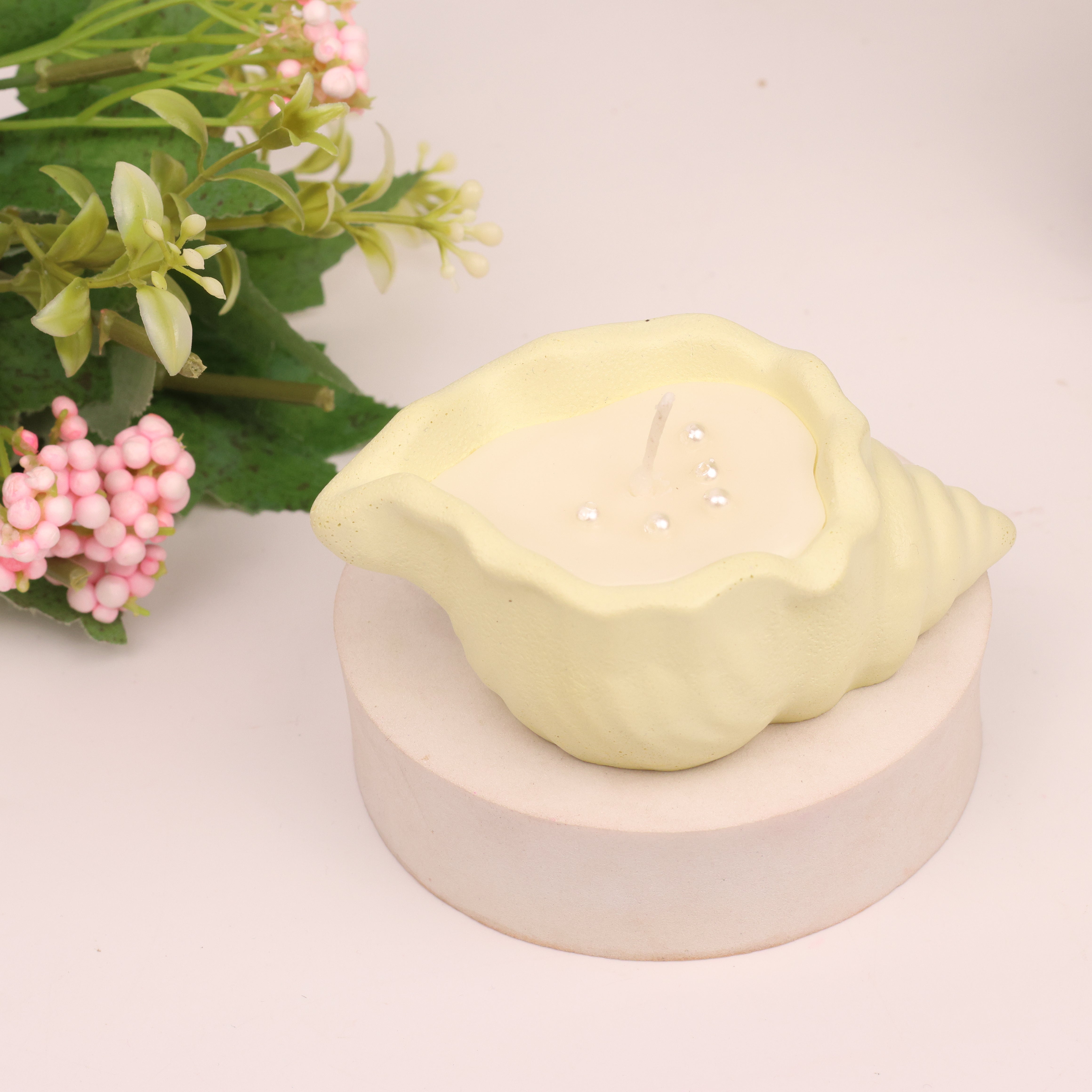 Shankh Glow Decorative Candle – Seashell Design