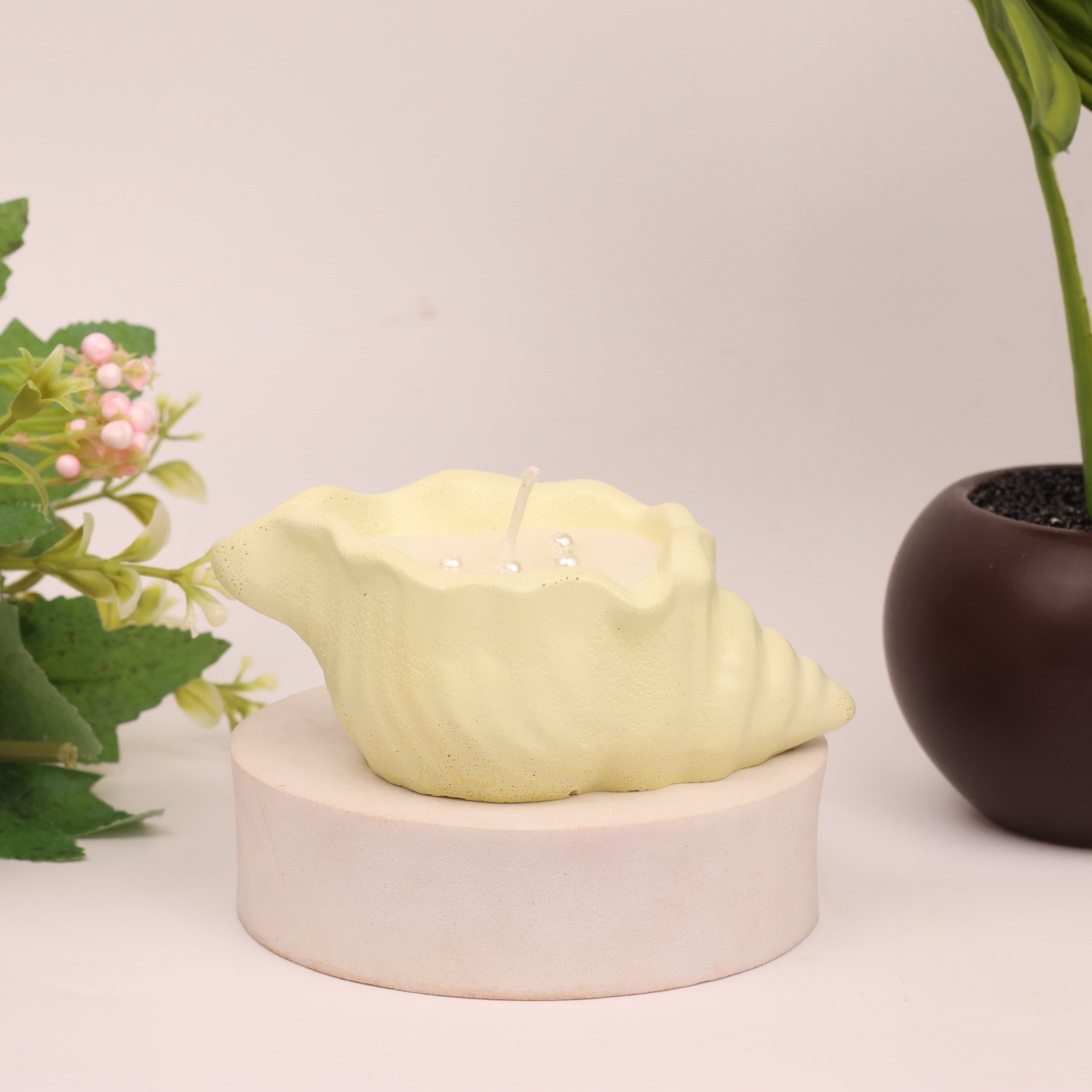 Shankh Glow Decorative Candle – Seashell Design