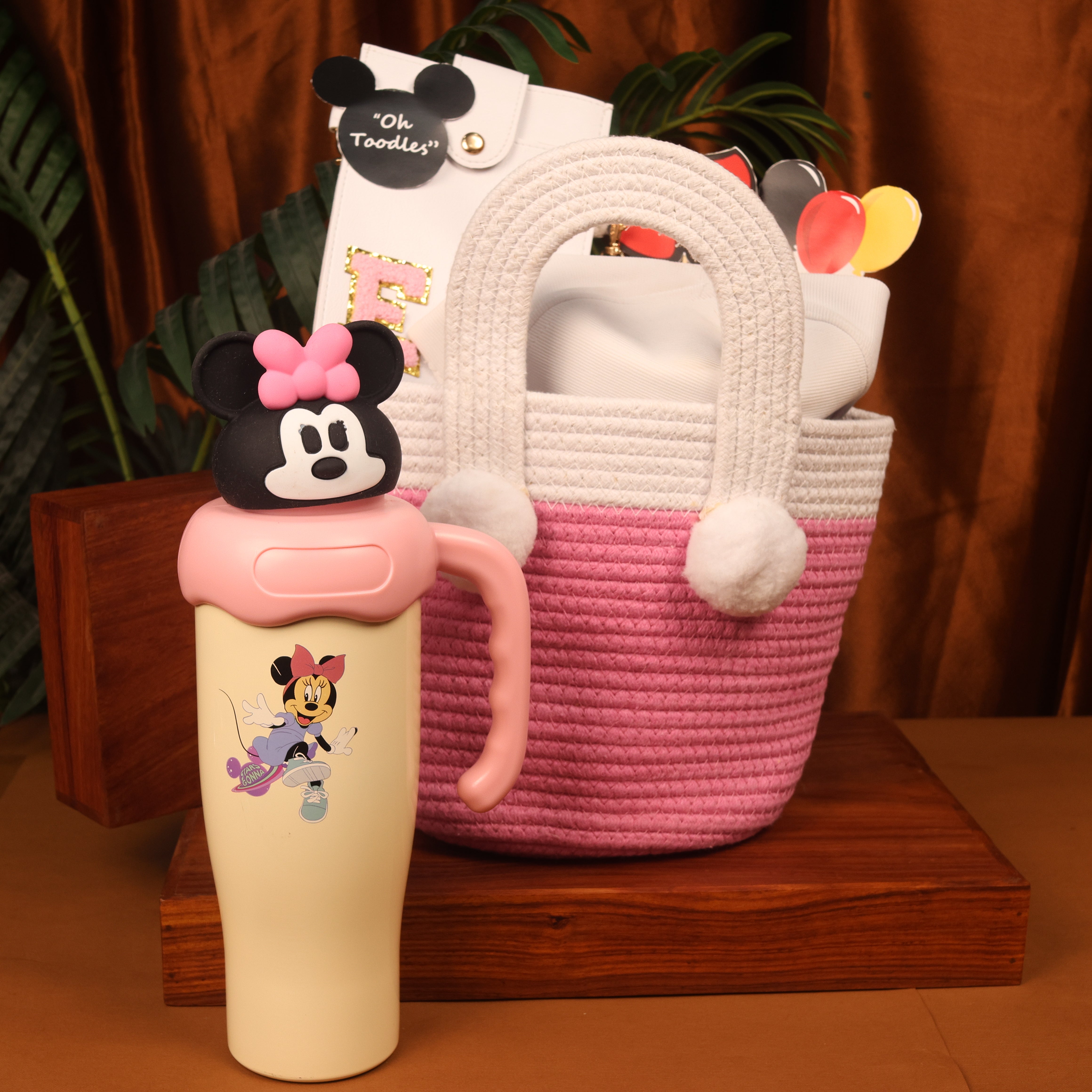 Minnie Magic Personalized Gift Set