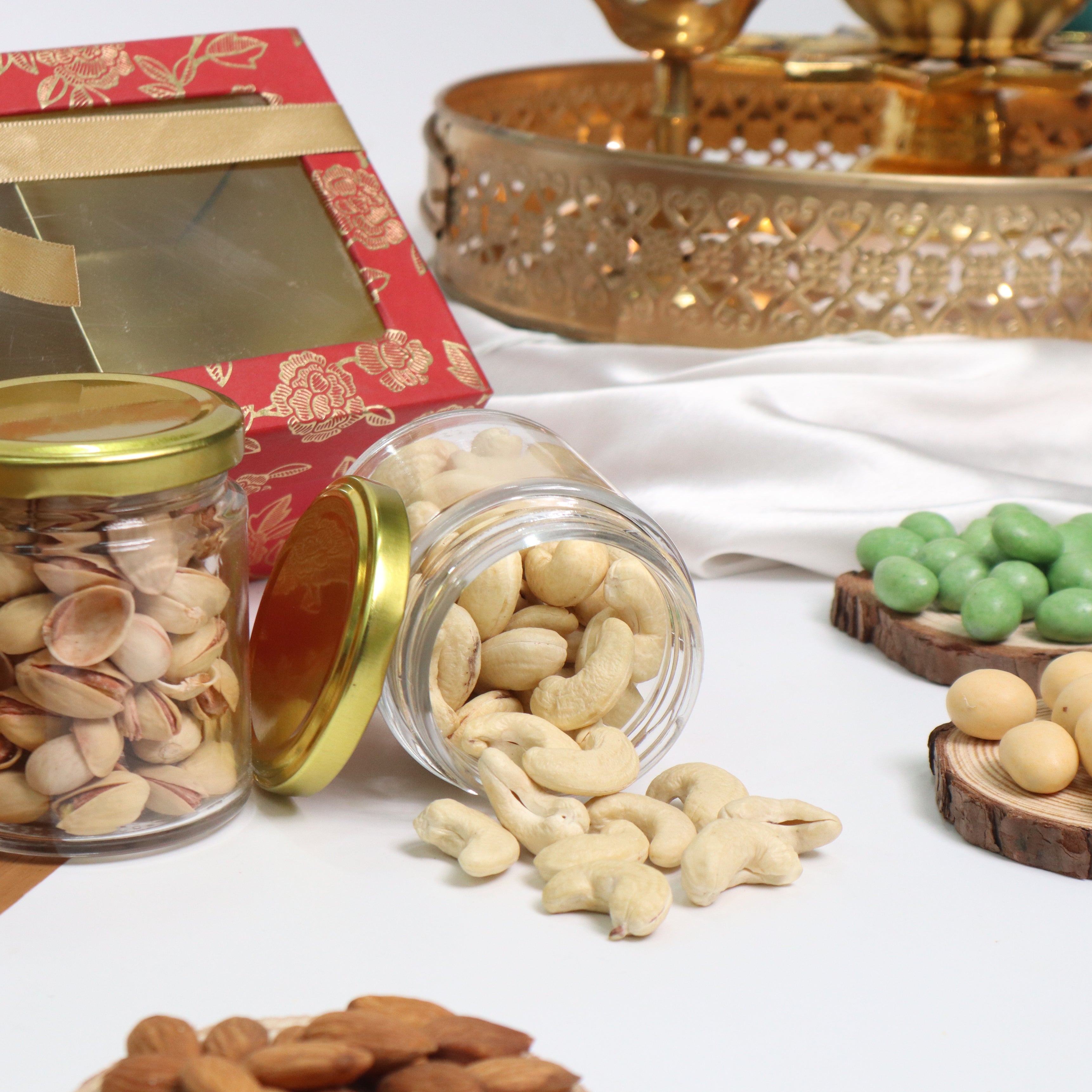 Treasure Of Bond Hamper