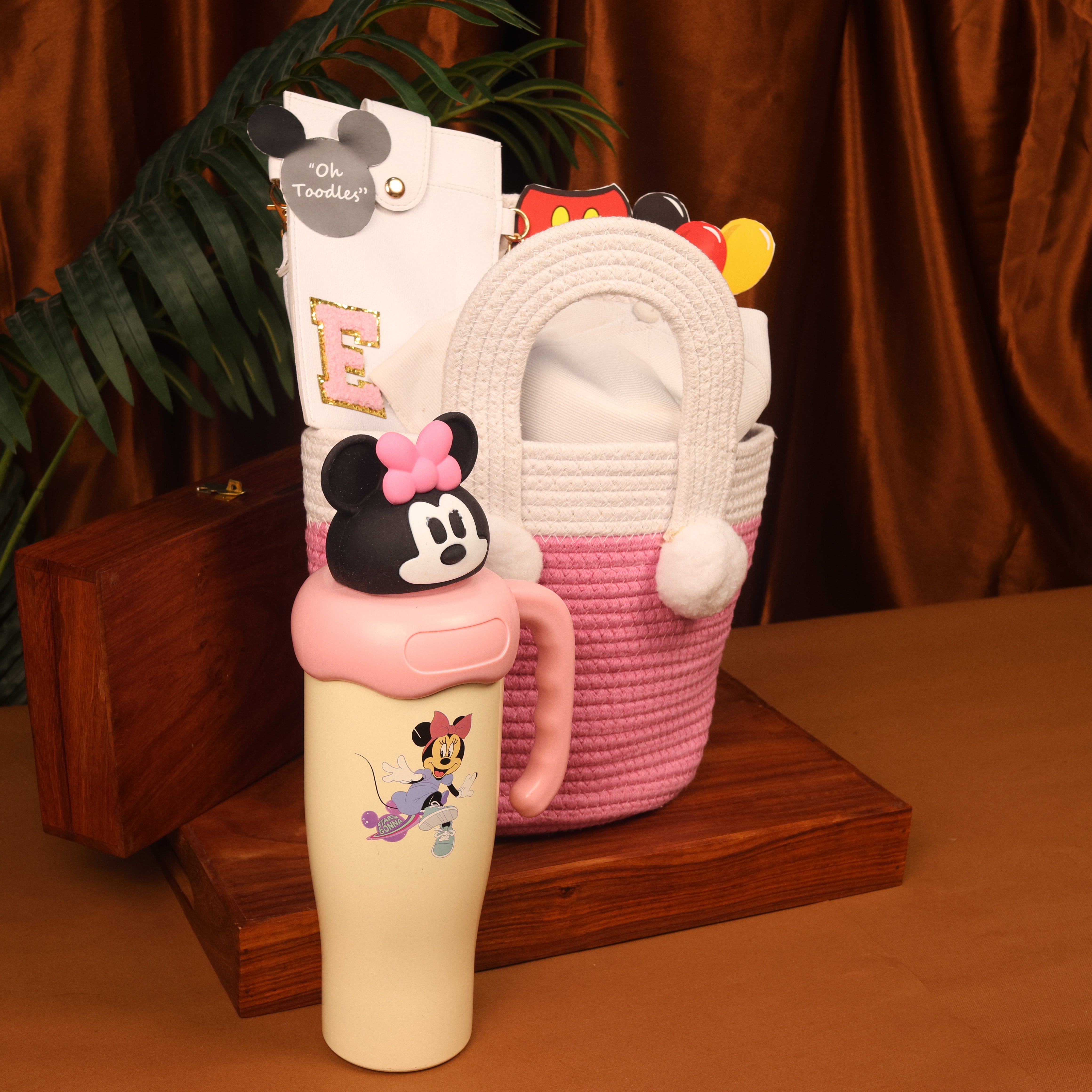 Minnie Magic Personalized Gift Set